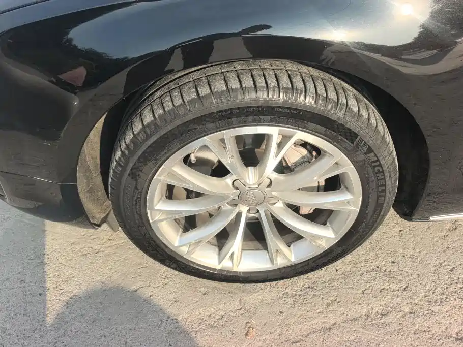 Audi A8 — миниатюра 6