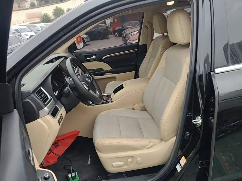 Toyota Highlander — миниатюра 15
