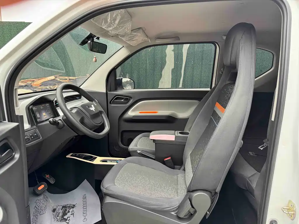 Wuling MINIEV — миниатюра 4