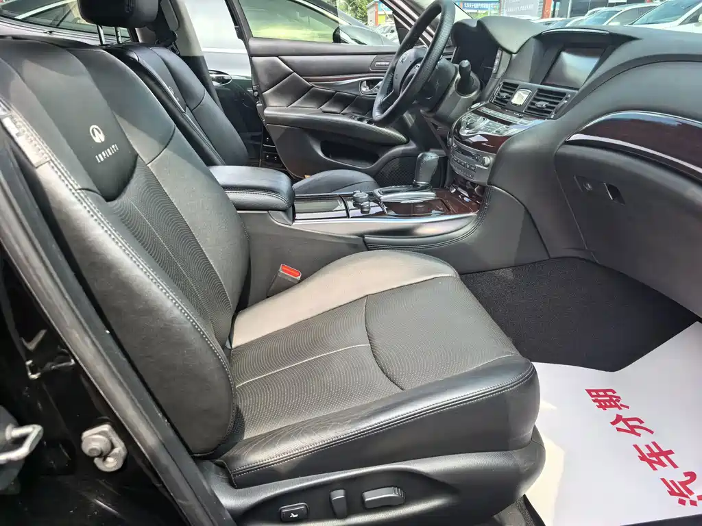 Infiniti Q70 — миниатюра 14