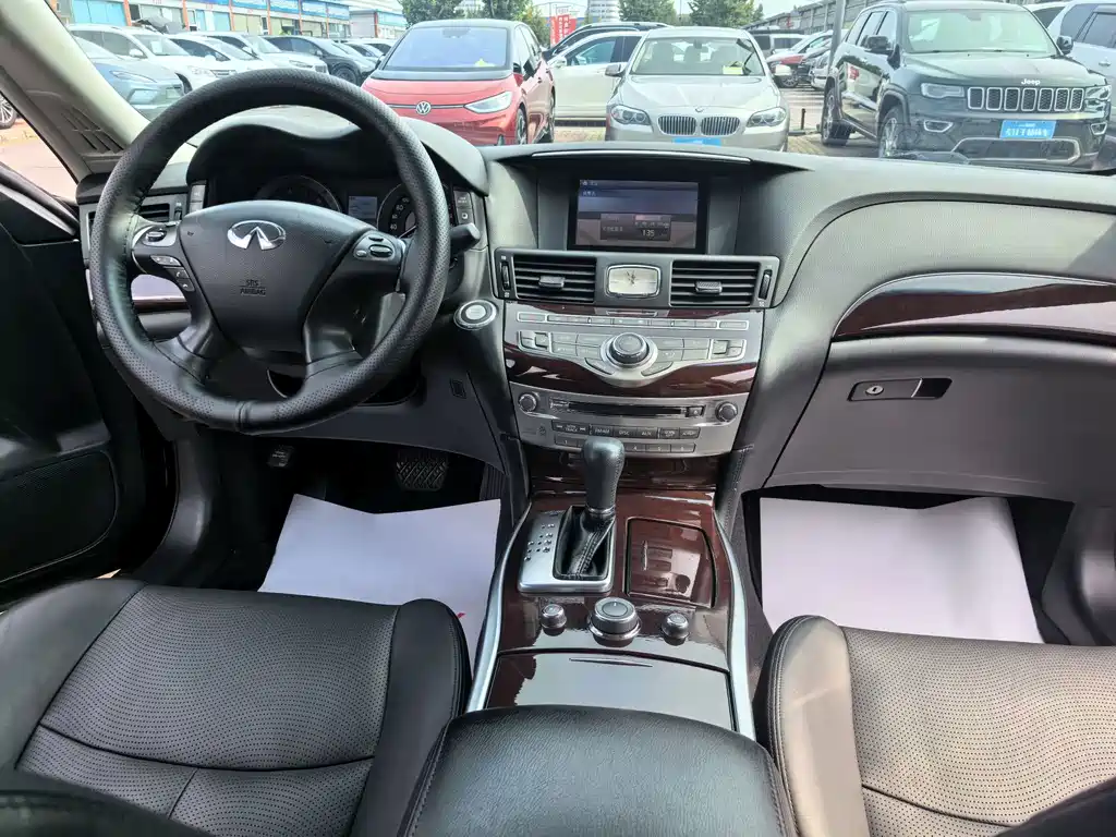 Infiniti Q70 — миниатюра 15