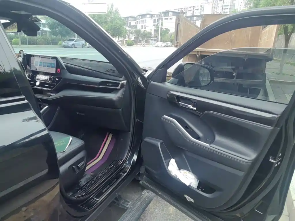Toyota Crown Kluger — миниатюра 18