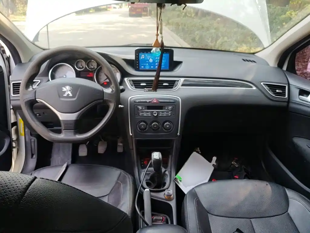 Peugeot 308 — миниатюра 10