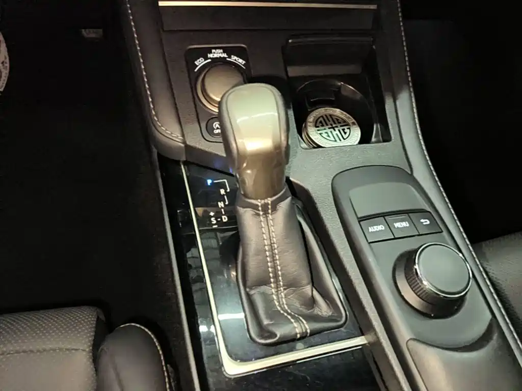 Lexus ES — миниатюра 14