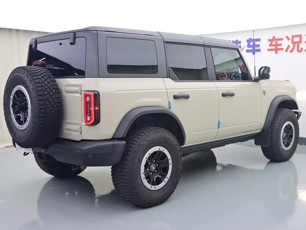 Ford Bronco — миниатюра 24