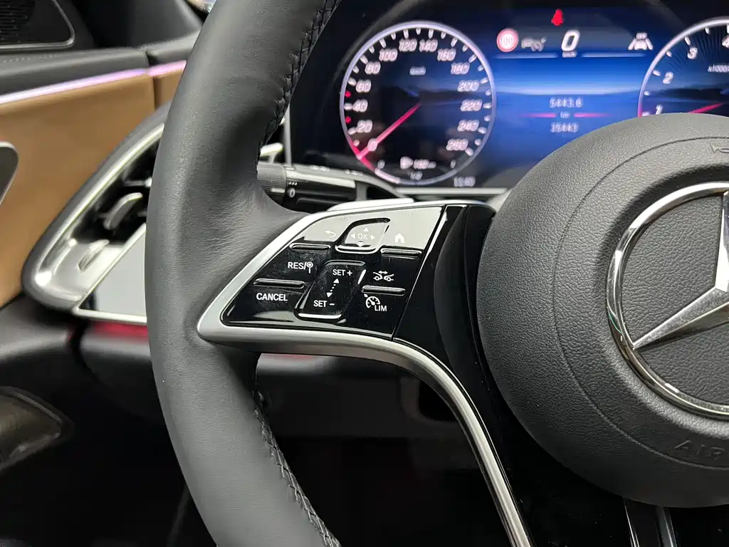 Mercedes-Benz E-Class 2024 — фото 13
