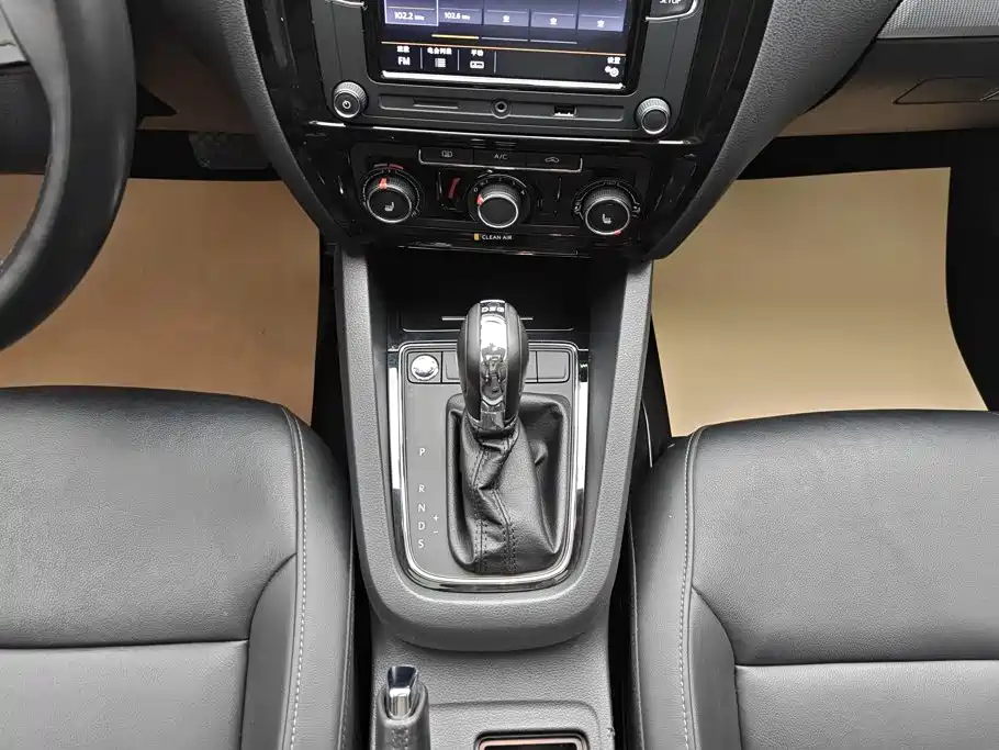 Volkswagen Sagitar — миниатюра 16
