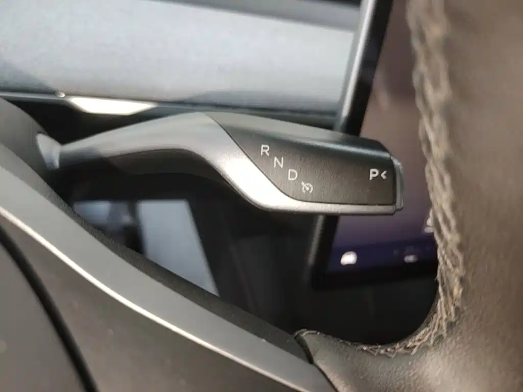 Tesla Model Y — миниатюра 14