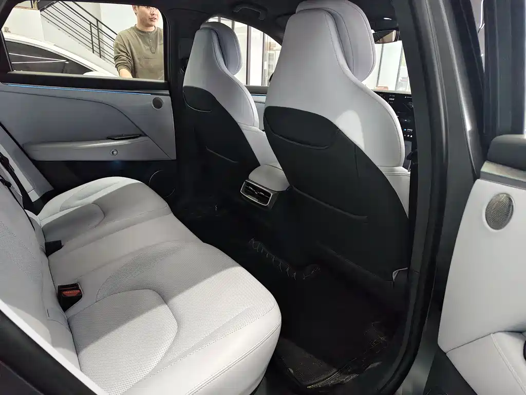 ARCFOX EXTREME FOX POLAR FOX ALPHA T5