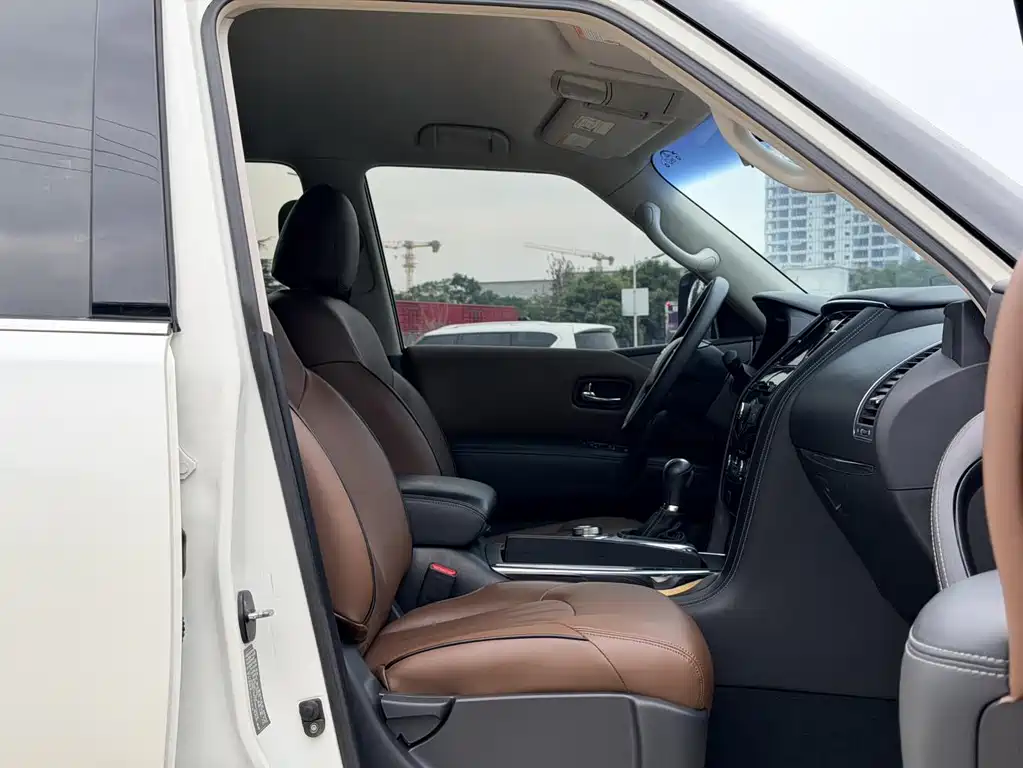 Nissan Patrol — миниатюра 8