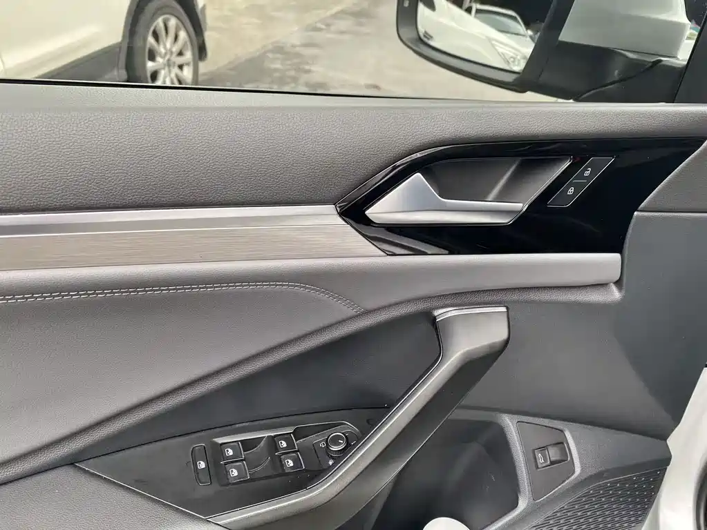 Volkswagen Sagitar — миниатюра 8