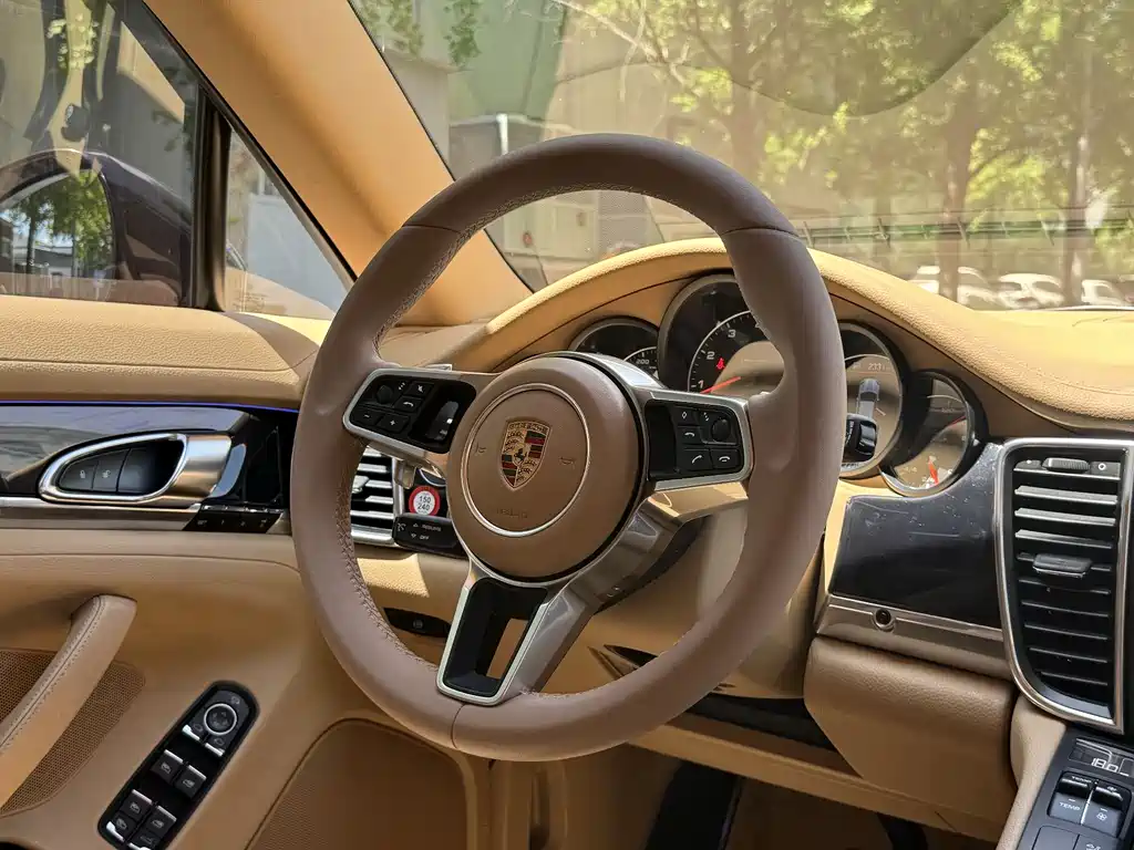 Porsche Panamera 2014 Panamera 4 3.0T