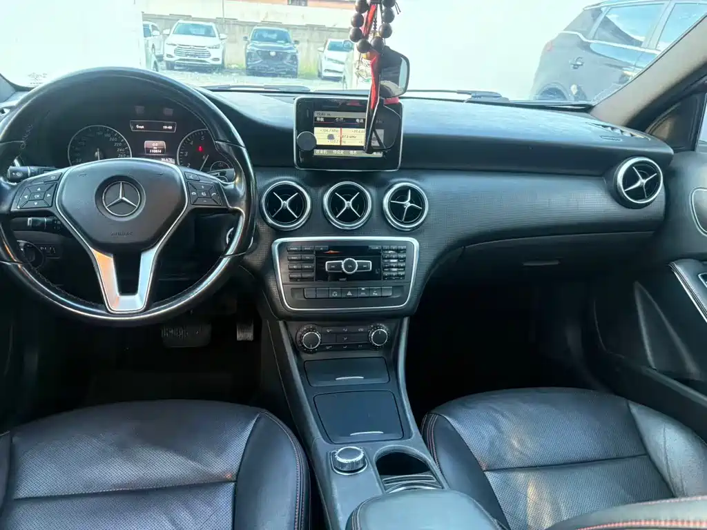 Mercedes-Benz A-Class (Import) — миниатюра 6