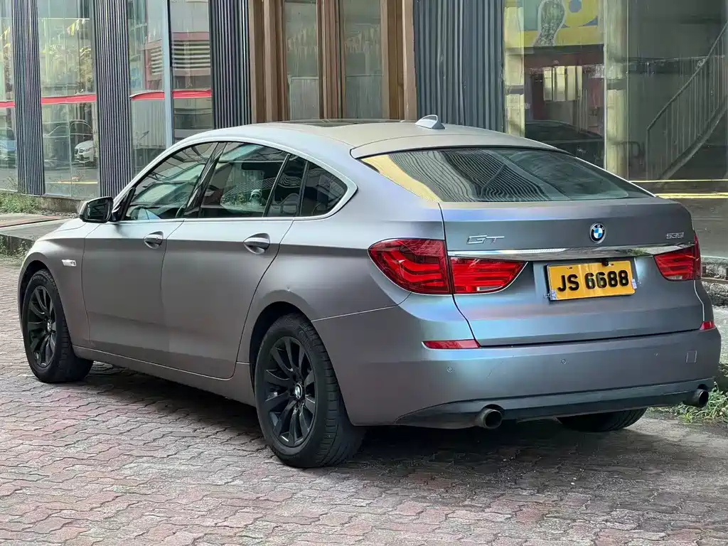BMW 5 Series GT — миниатюра 9