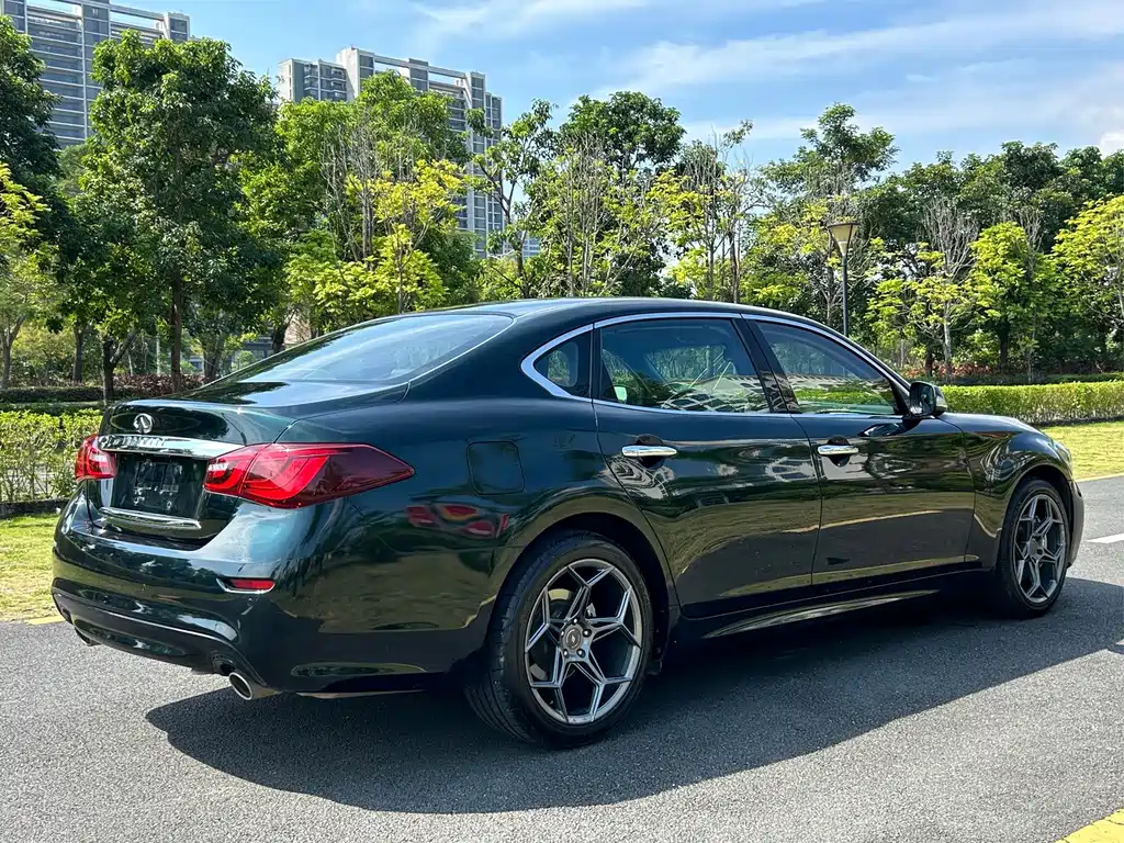 Infiniti Q70 — миниатюра 9