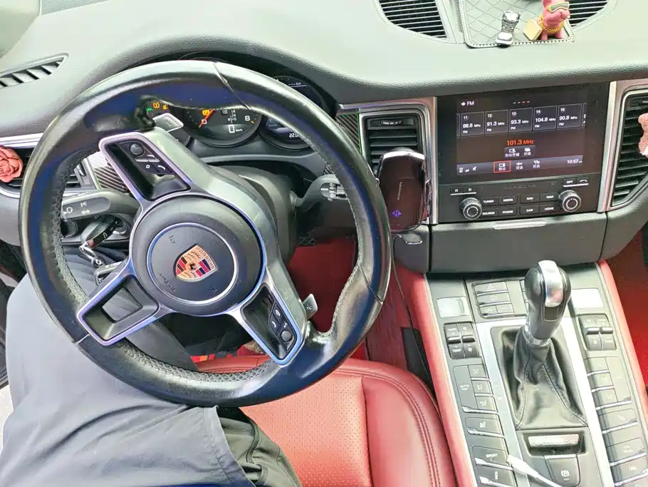 Porsche Macan — миниатюра 11