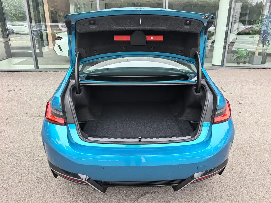 BMW i3 — миниатюра 21