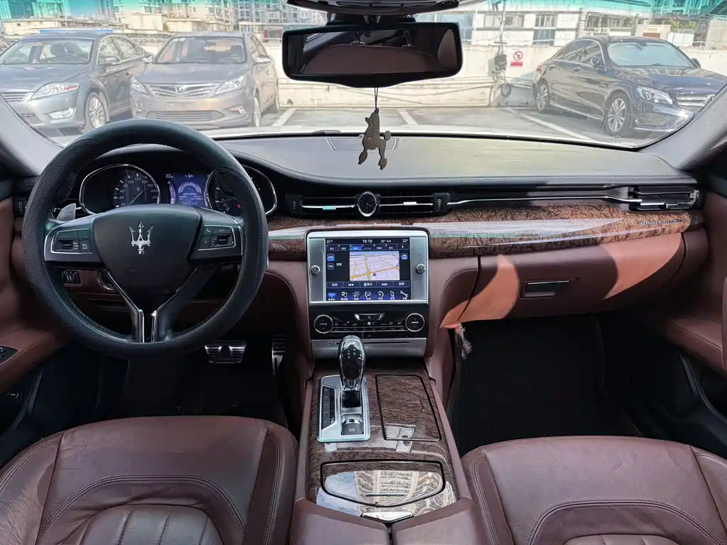 Maserati Quattroporte — миниатюра 12