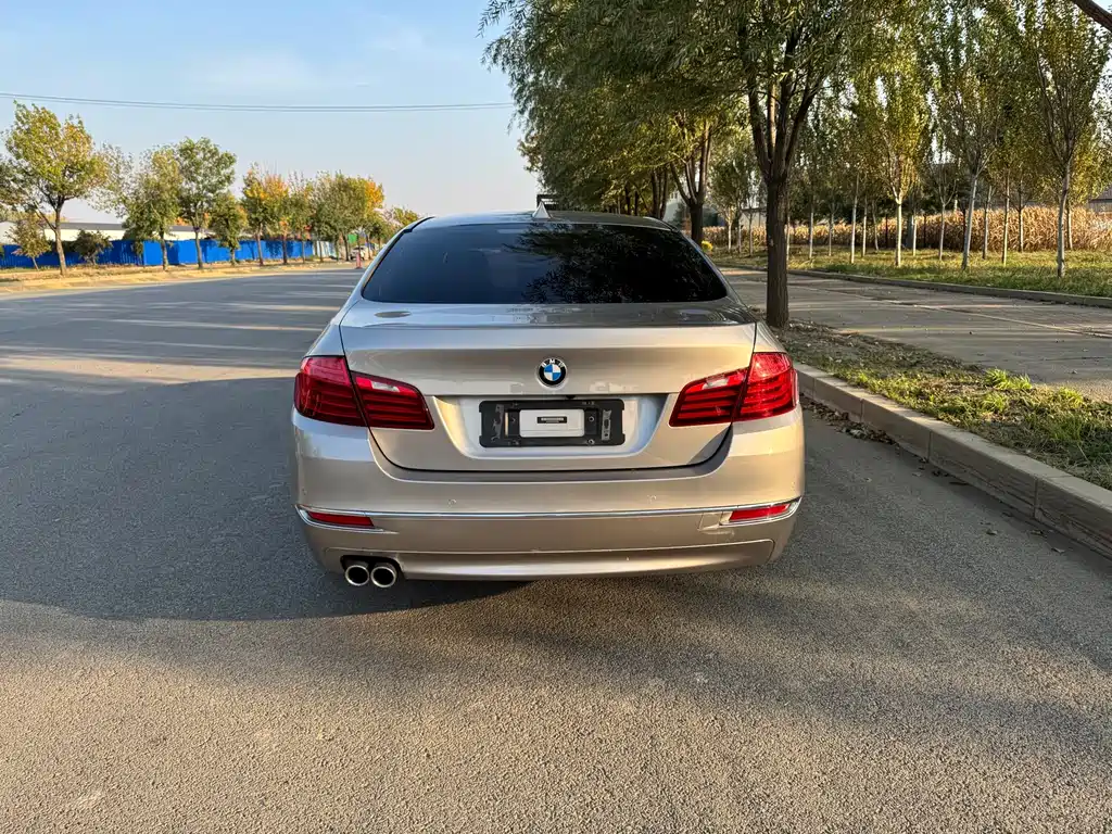 BMW 5 Series — миниатюра 8