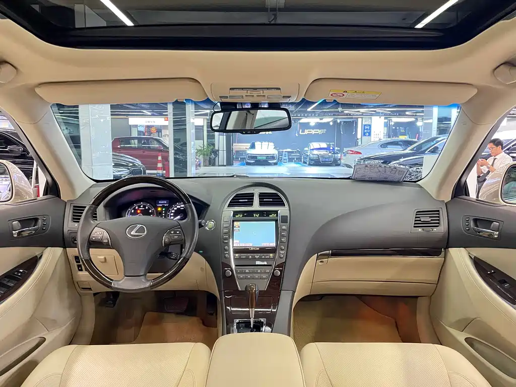 Lexus ES — миниатюра 11