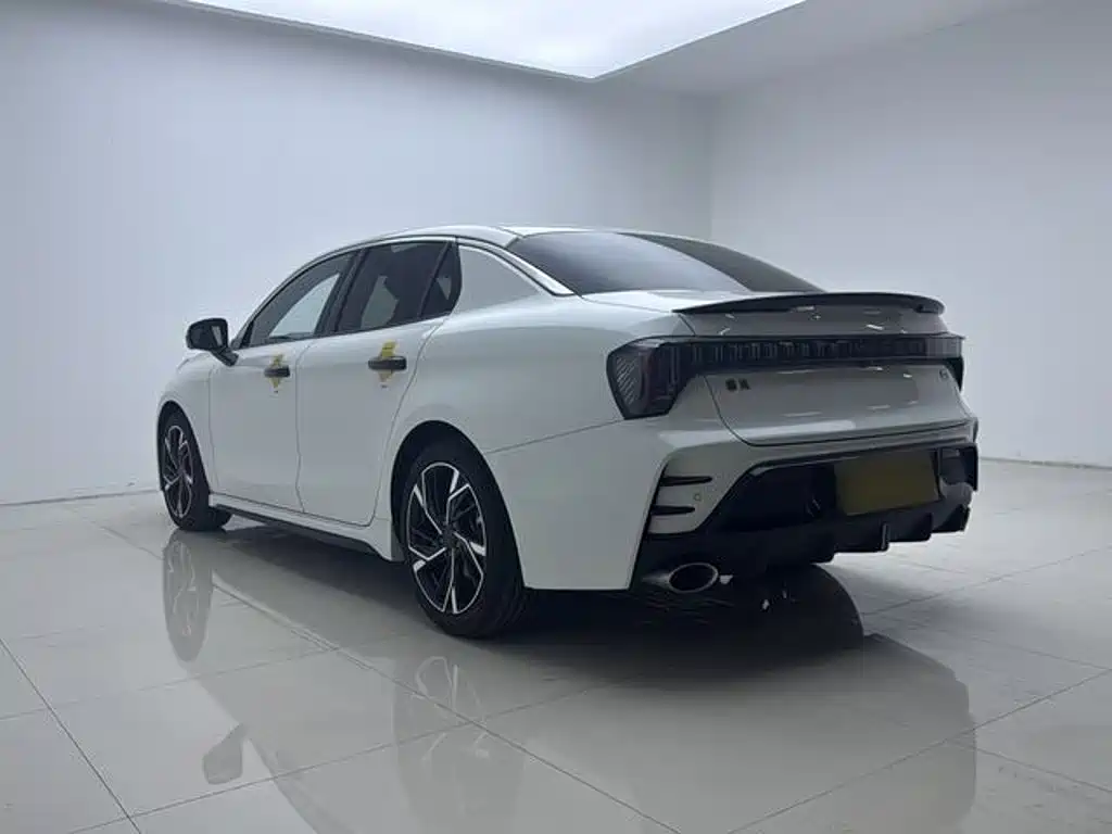Lynk & Co 03 — миниатюра 12
