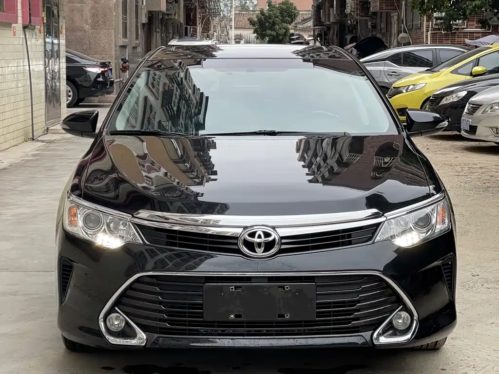 TOYOTA CAMRY