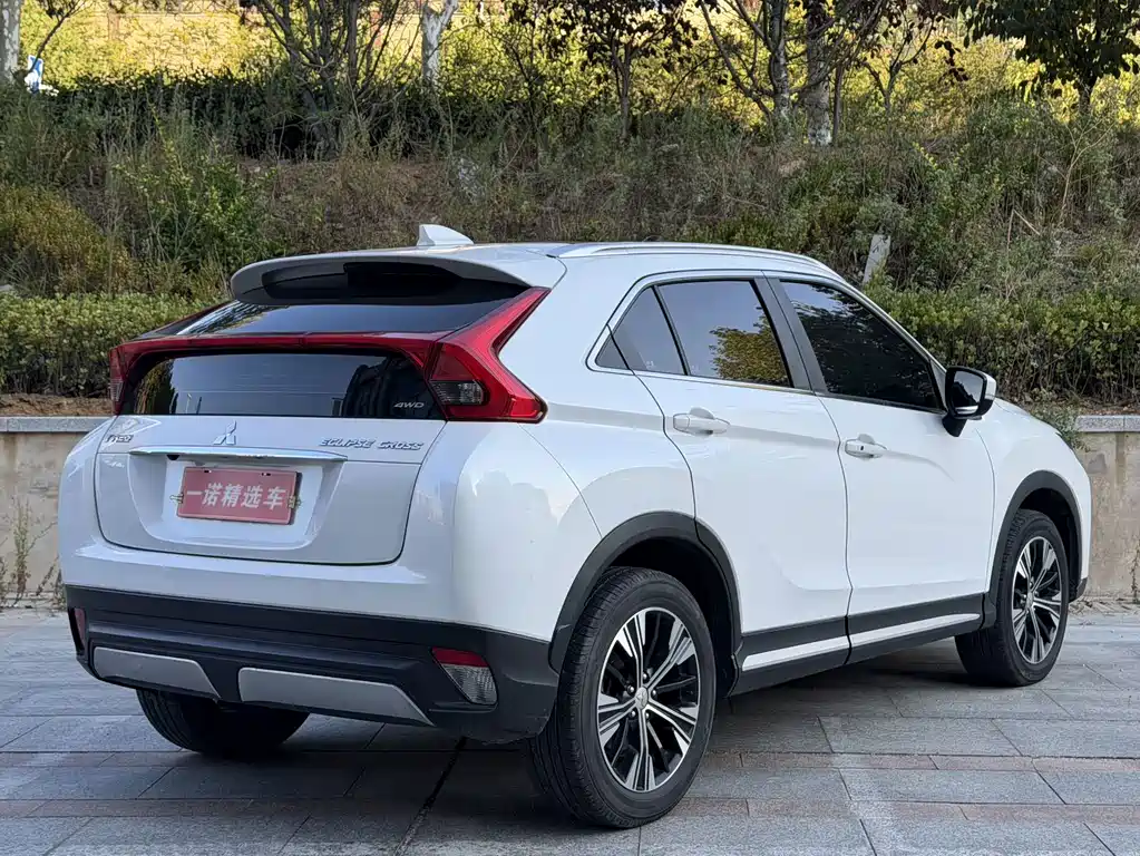 Mitsubishi Eclipse Cross — миниатюра 3