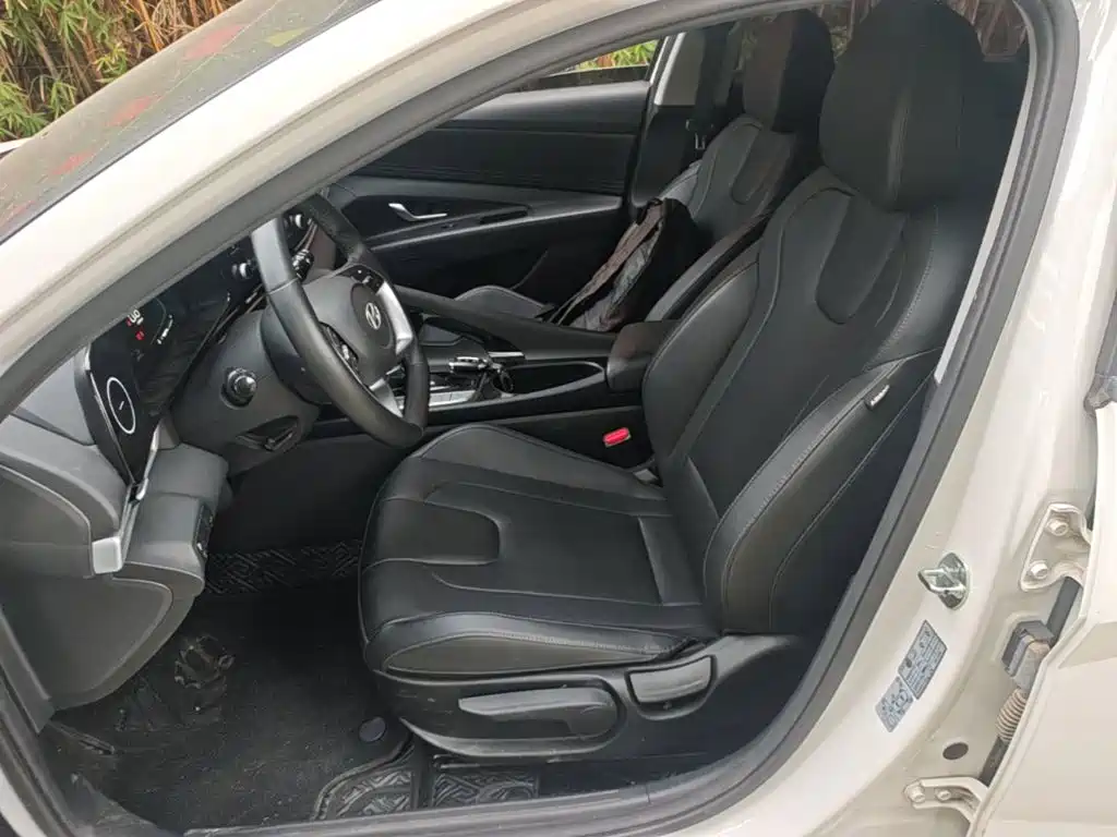 Hyundai Elantra — миниатюра 15