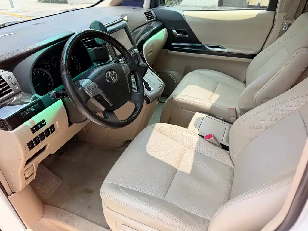 Toyota Alphard 2012 3.5L Luxury