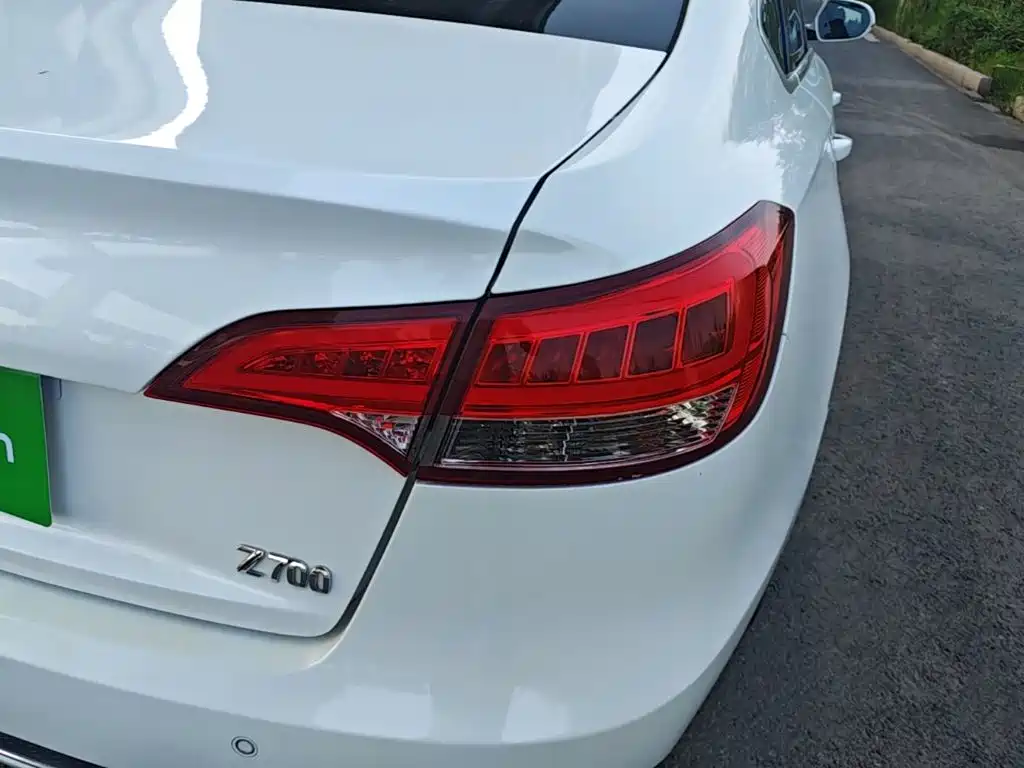 Zotye Zotye Z700 — миниатюра 8