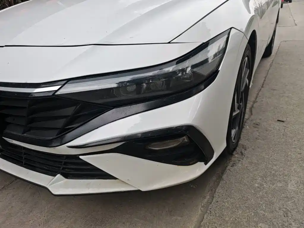 Hyundai Elantra — миниатюра 24