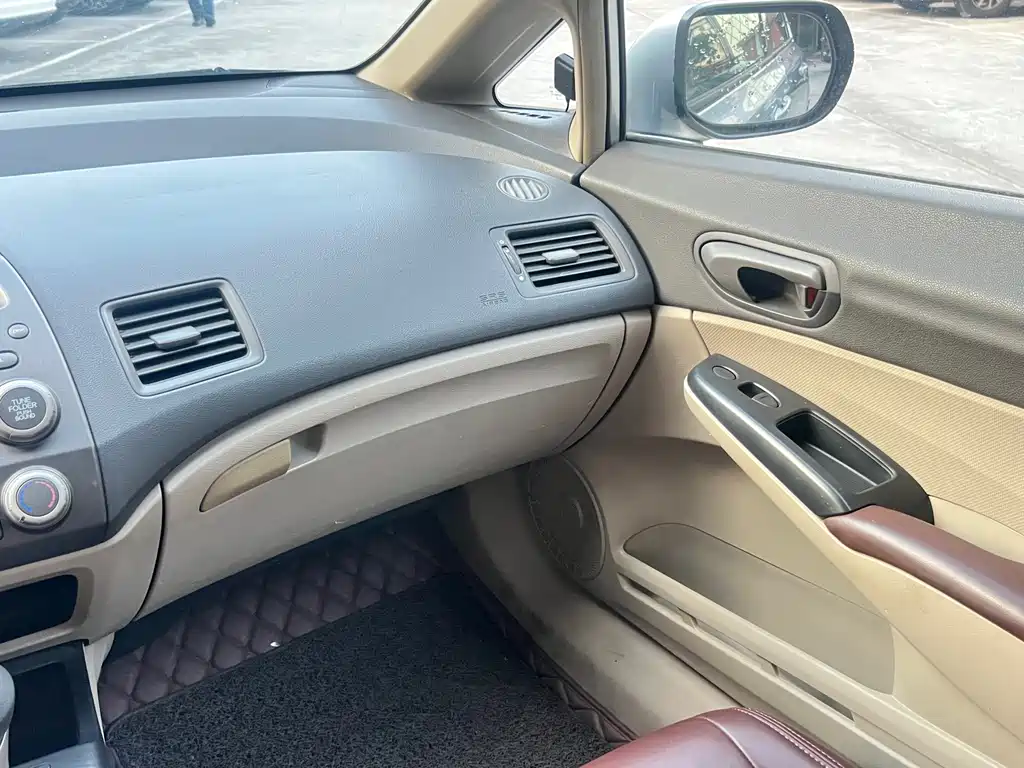 Honda Civic — миниатюра 18
