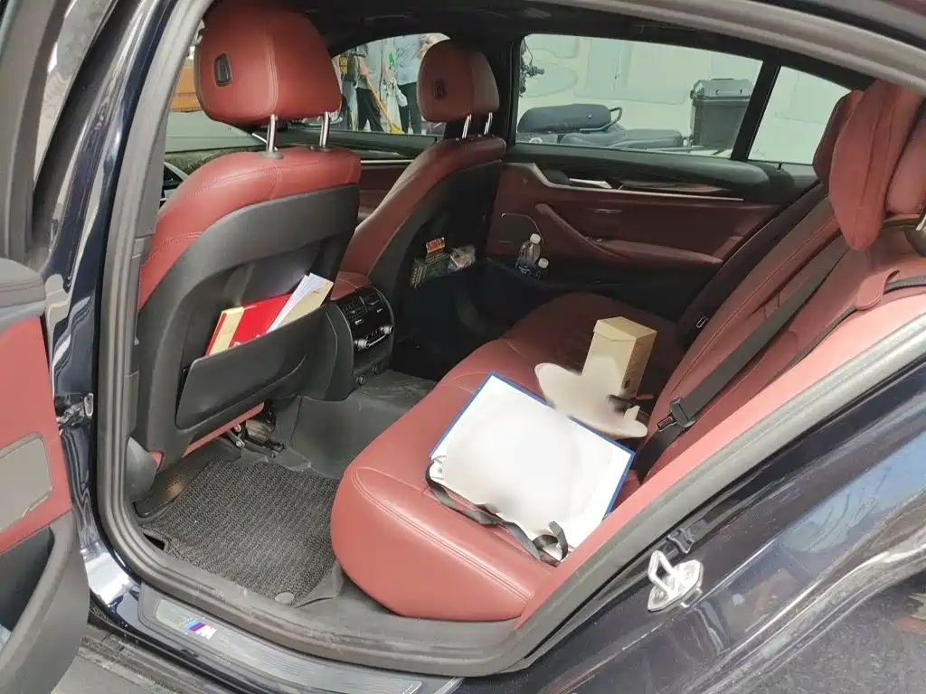 BMW 5 Series — миниатюра 15