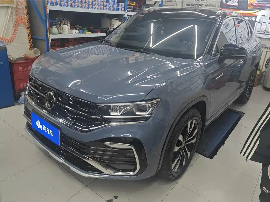 Volkswagen X 2020