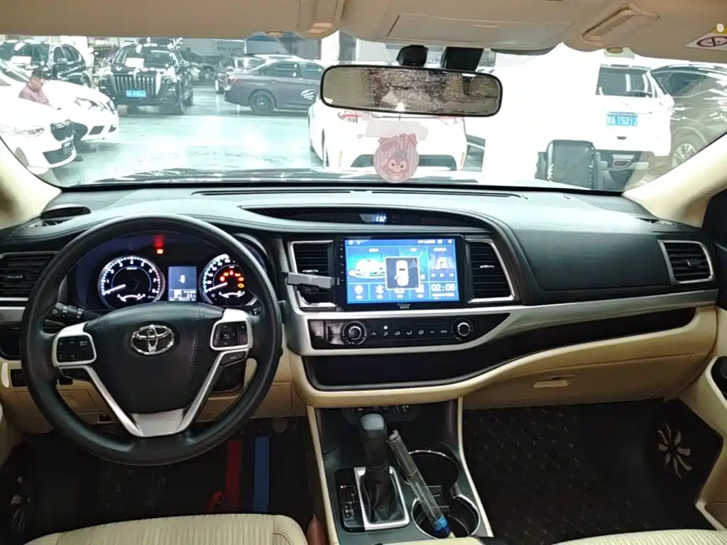 Toyota Highlander — миниатюра 10