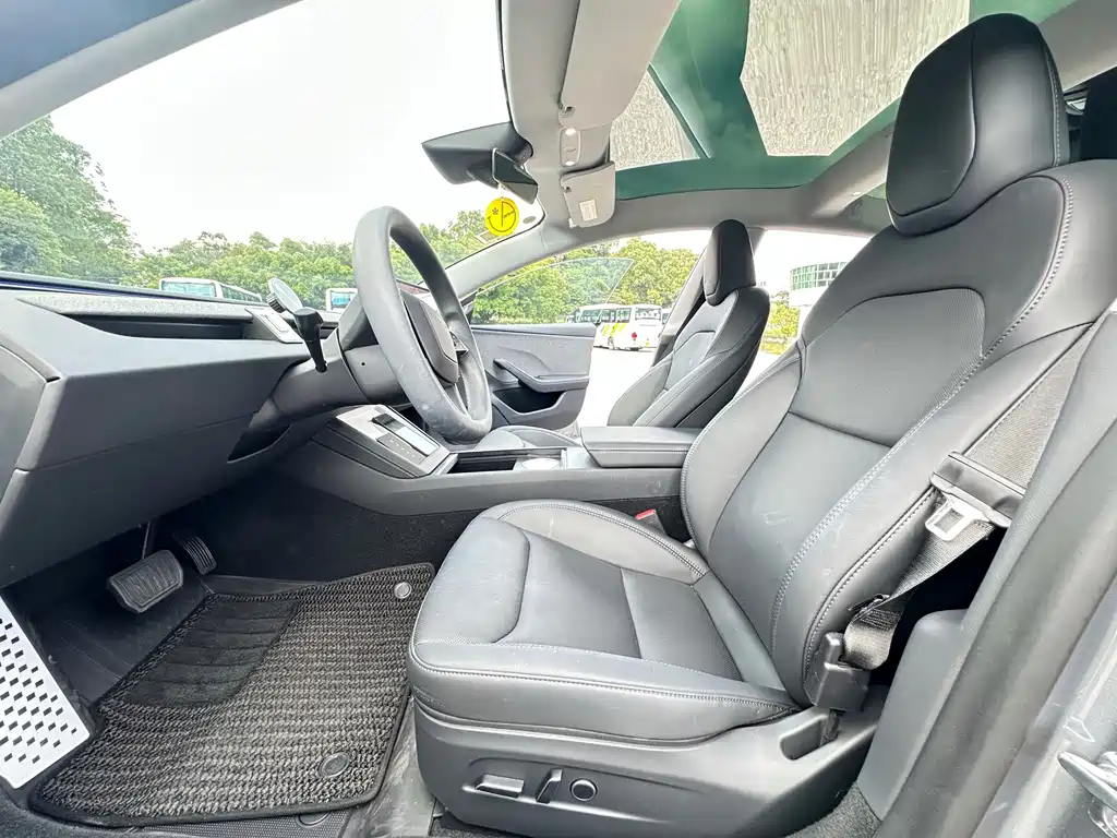 Tesla Model 3 — миниатюра 14
