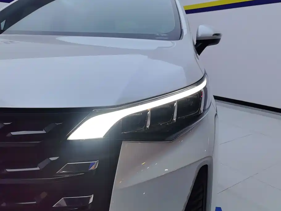 GAC Motor Trumpchi M6 — миниатюра 5