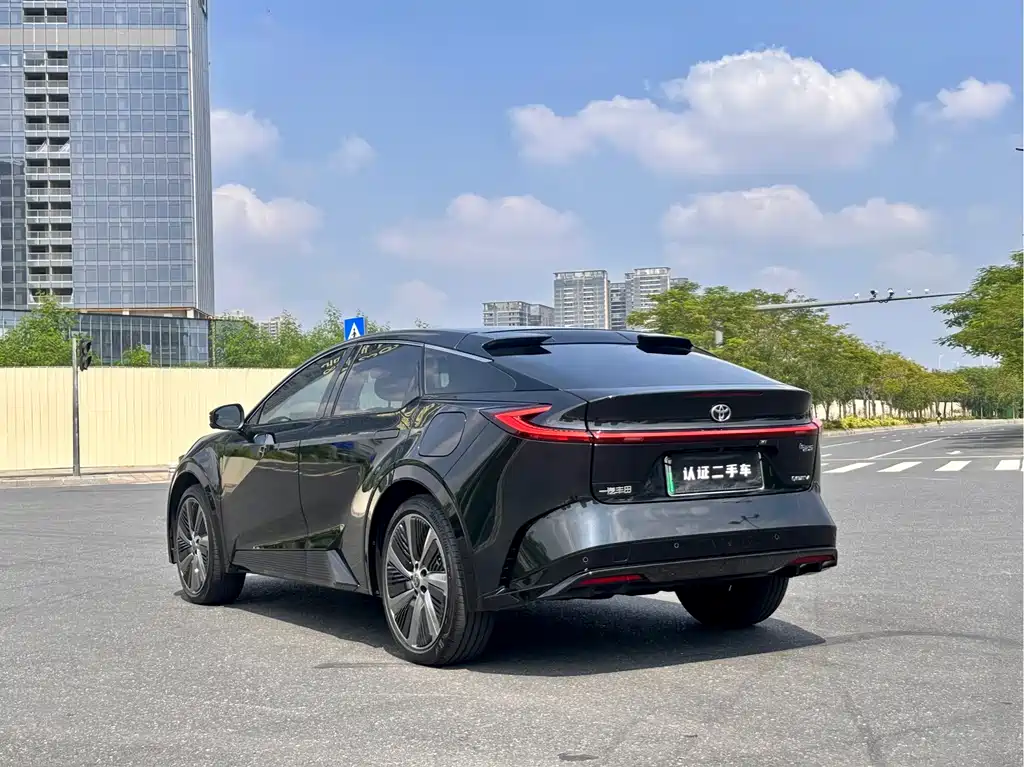 Toyota bZ5 — миниатюра 4