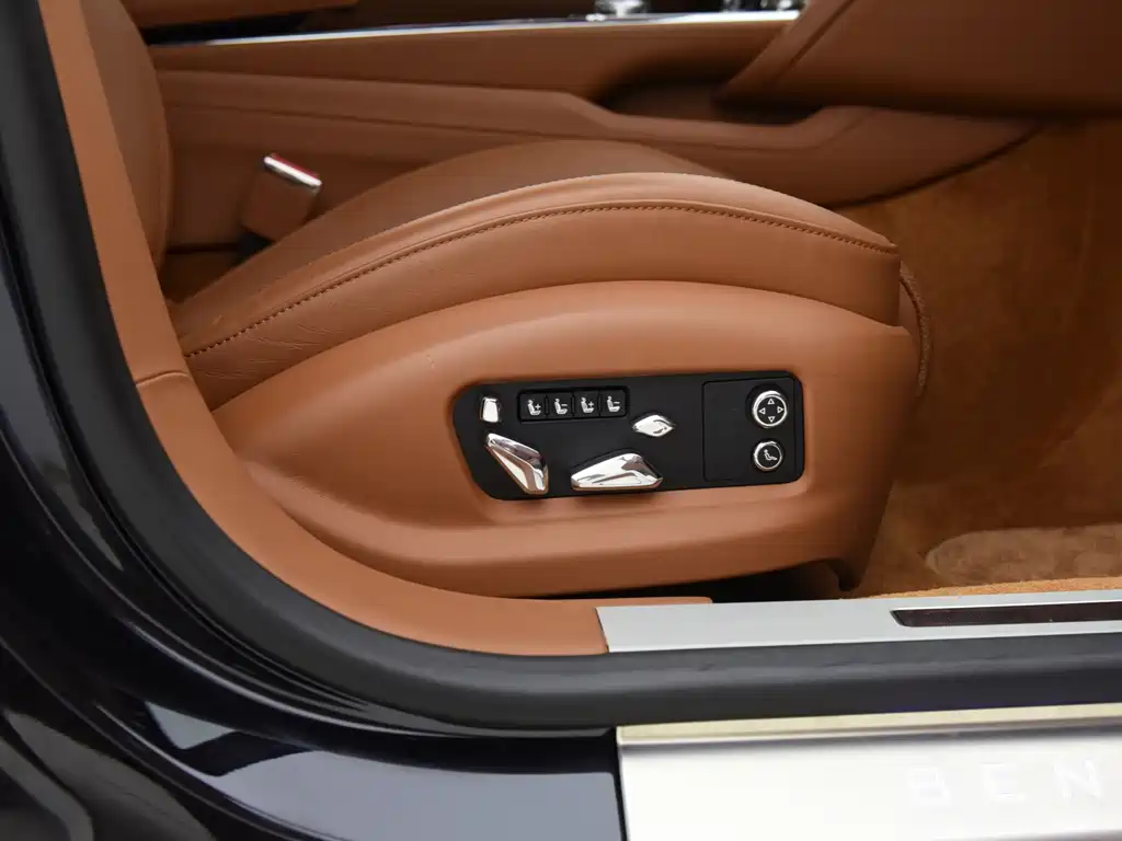 Bentley Flying Spur — миниатюра 13