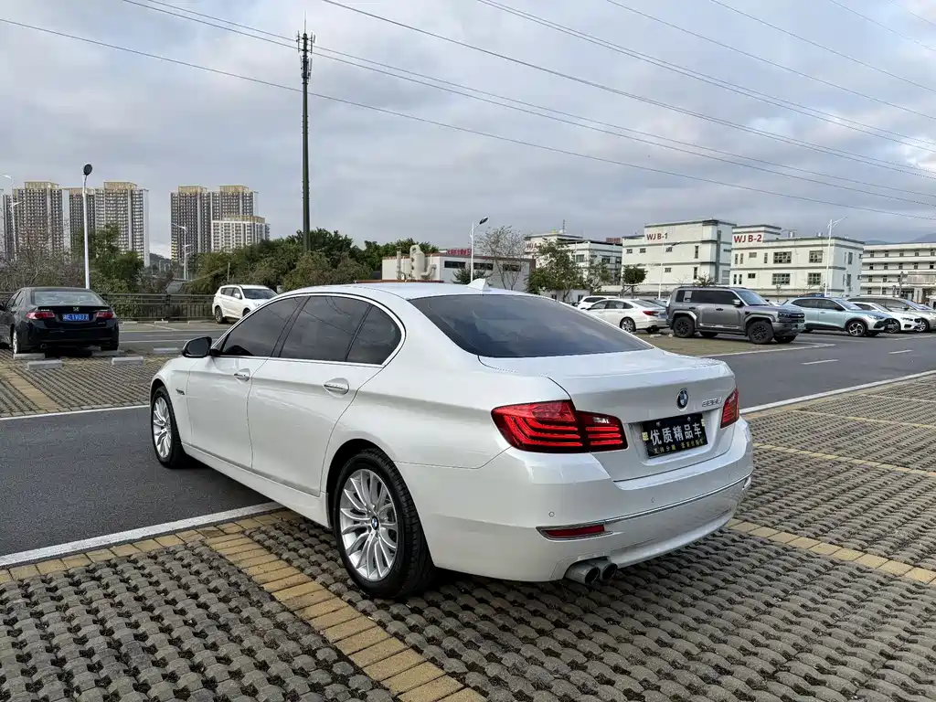 BMW 5 SERIES