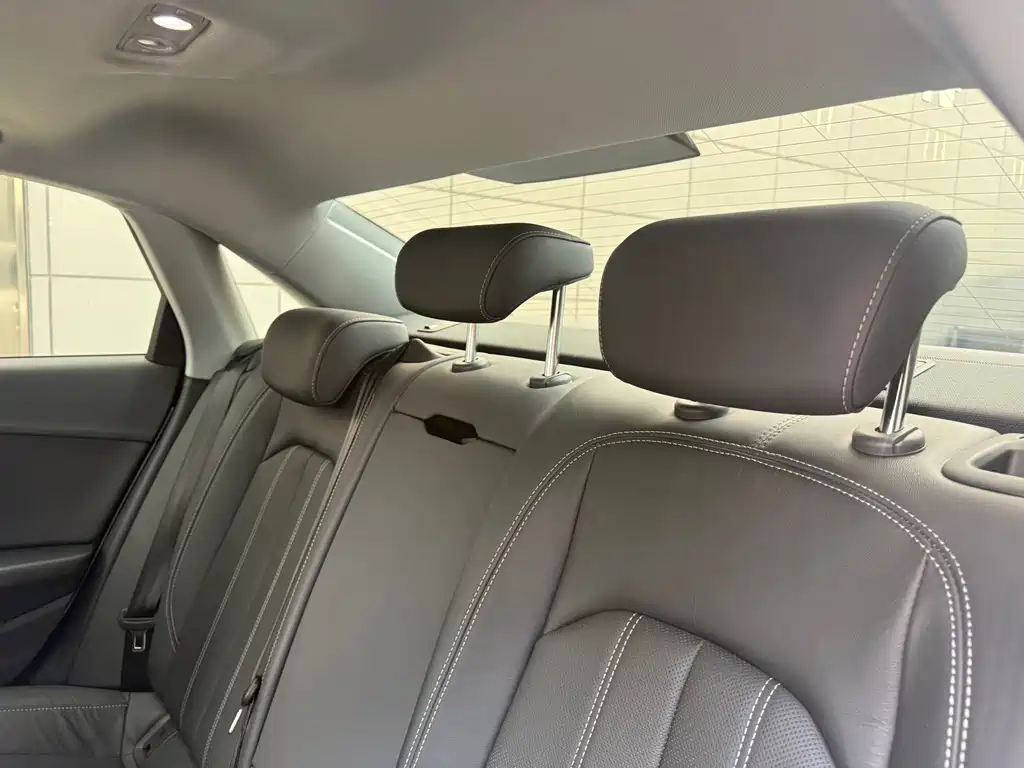 Audi A4L — миниатюра 33