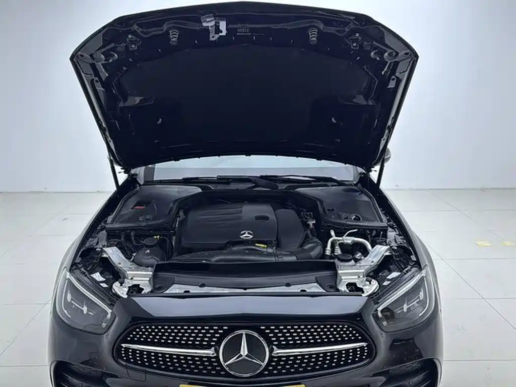 Mercedes-Benz E-Class — миниатюра 20