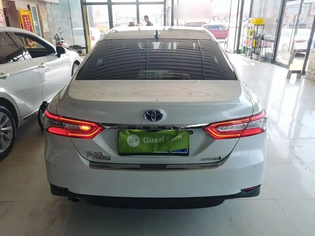 Toyota Camry — миниатюра 6