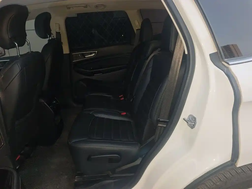 Ford Edge — миниатюра 18