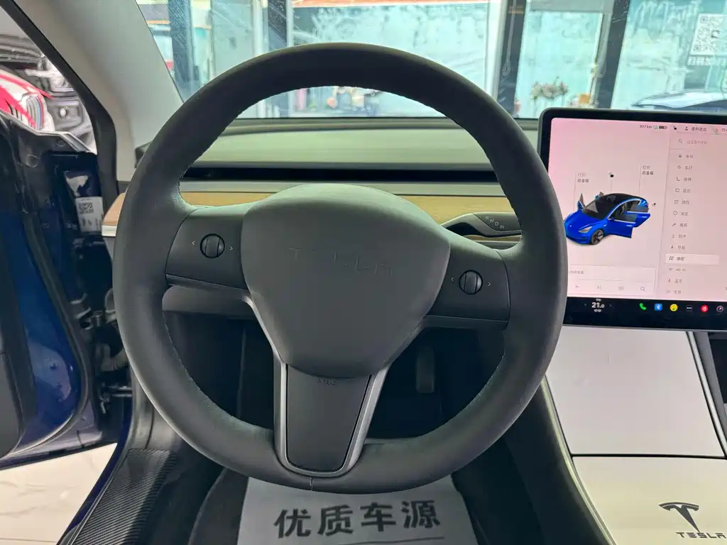 Tesla Model 3 — миниатюра 22