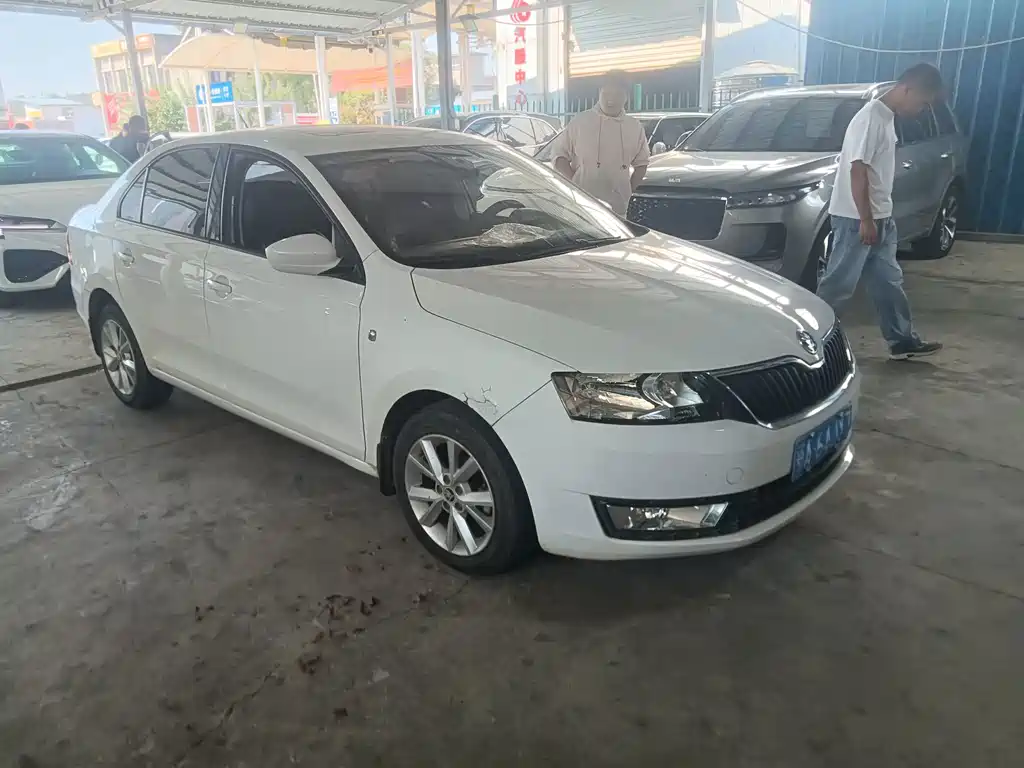 Skoda Rapid — миниатюра 4