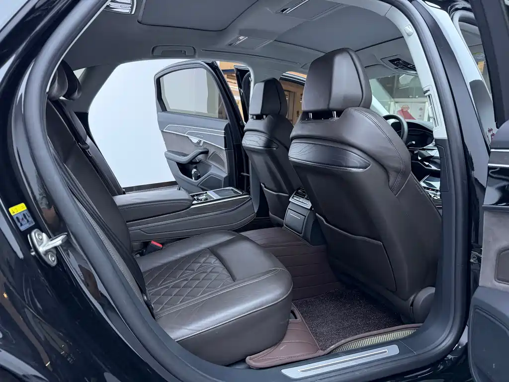 Audi A8 — миниатюра 9