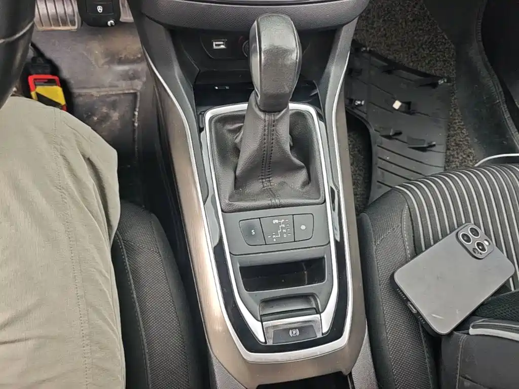 Peugeot 408 — миниатюра 14