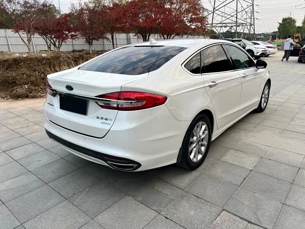 Ford Mondeo — миниатюра 5