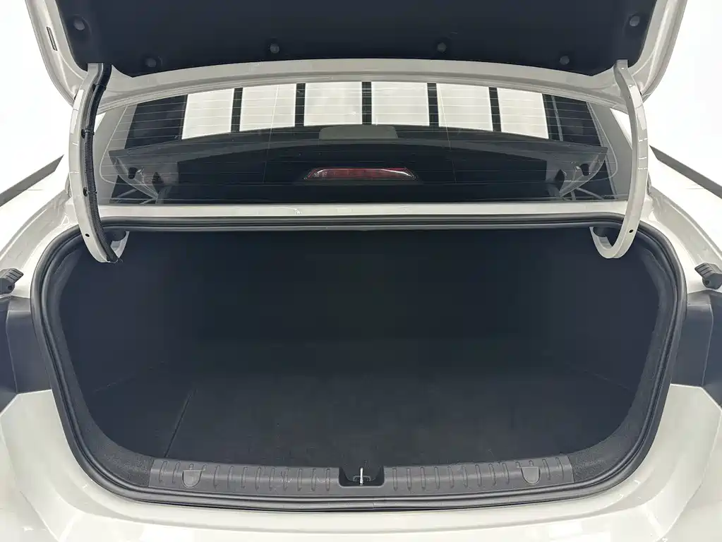 Geely Emgrand — миниатюра 17